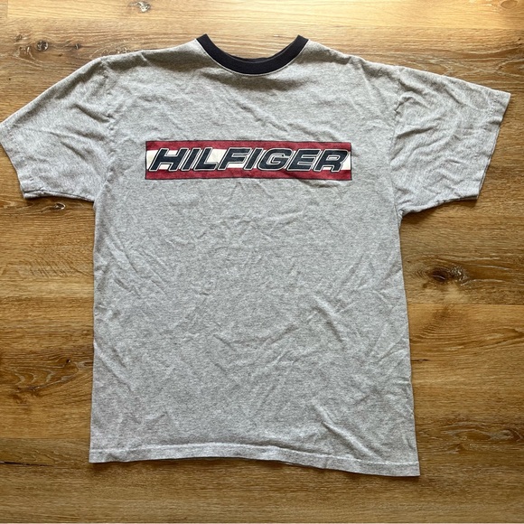 Vintage 90s Tommy Hilfiger T-Shirt Size Small - Picture 1 of 4
